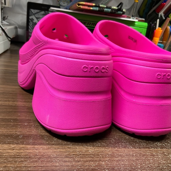 Crocs Siren clogs, neon hot pink, women’s 11, men’s 9 - Picture 6 of 11